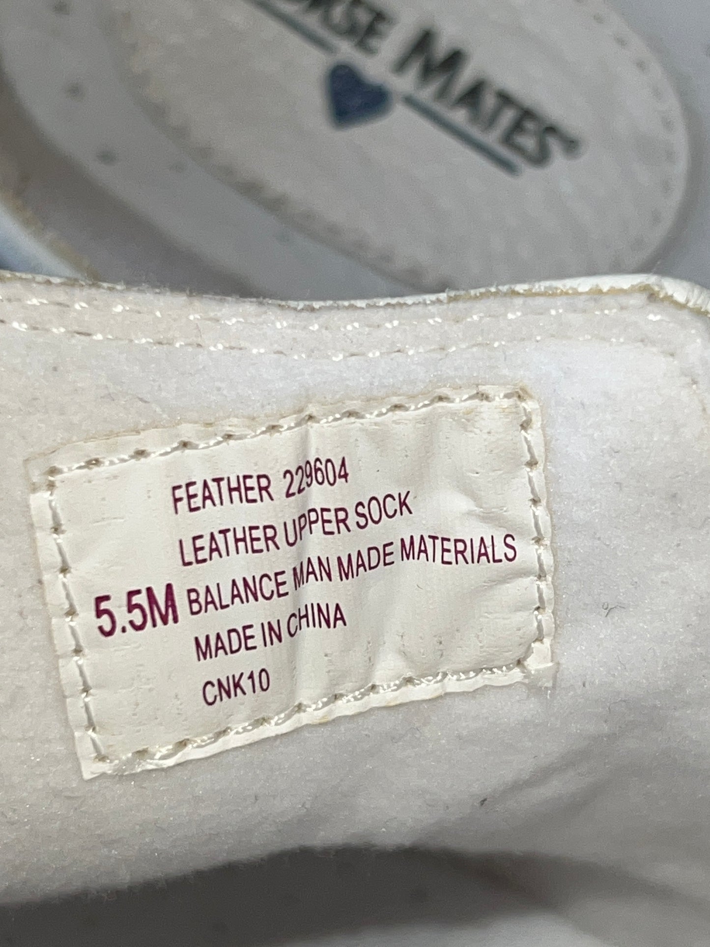 Women’s Nurse Mates •Feather• Open-back Clog 5.5M White Leather