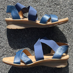 Comfortiva Women’s Keegan X-Strap Slip -on Sandal 8M Navy Leather/Stretch