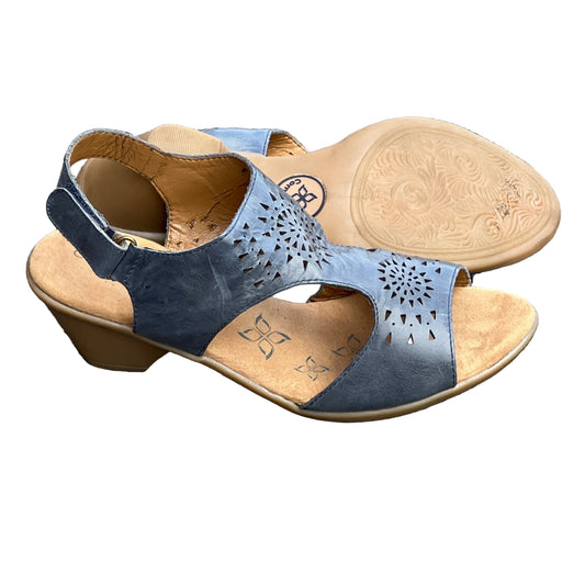 Women’s Comfortiva Felda Sandal 9.5W Blue leather