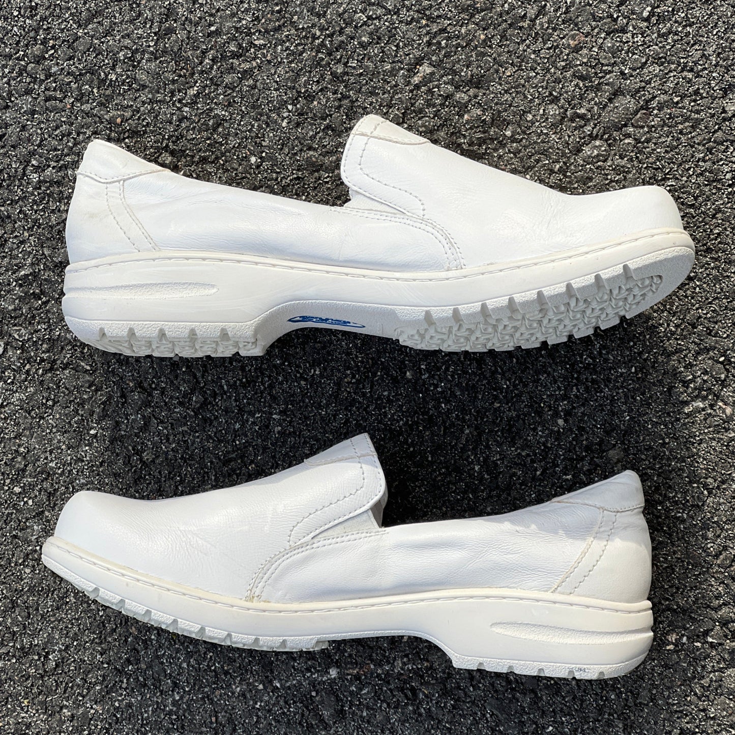 Women's NURSE MATES •Meredith• Gored Slip-on 9.5W White Leather