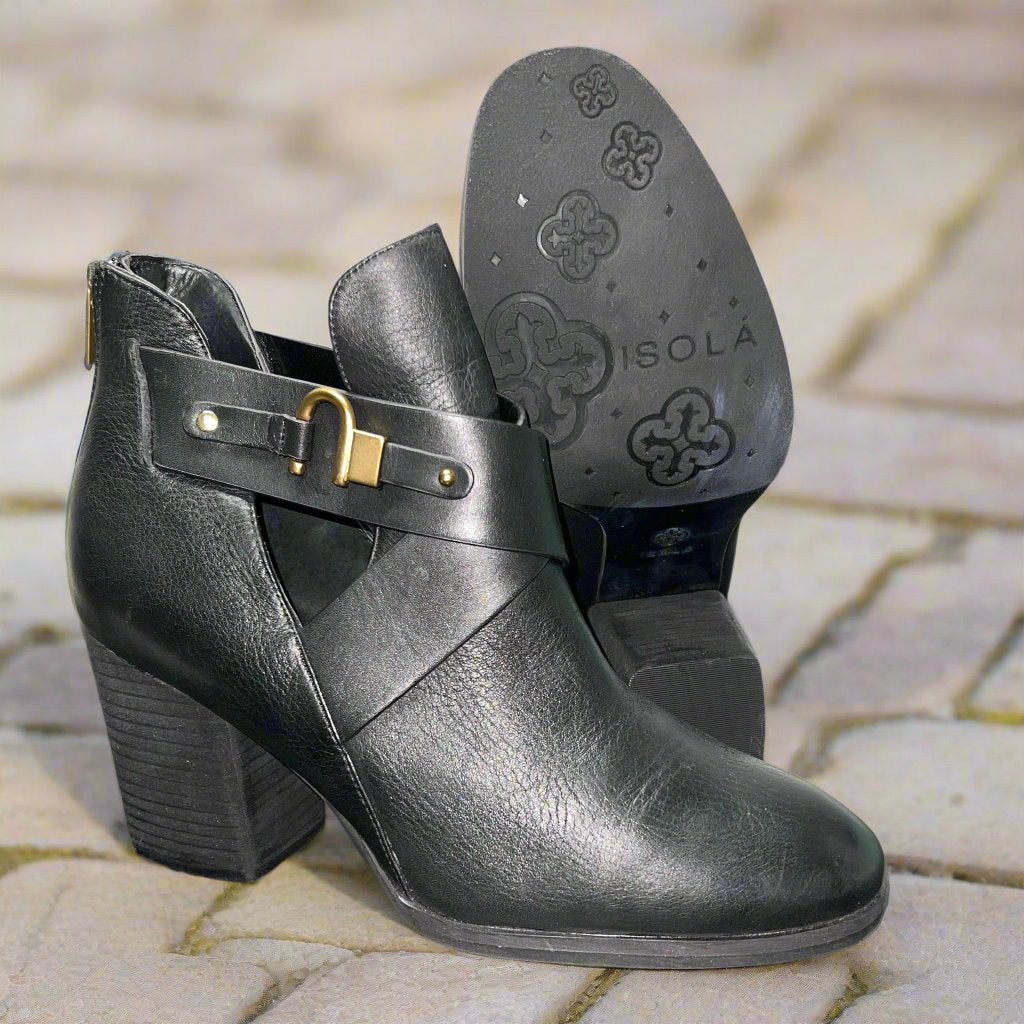 Woman’s Isola Larkin boot 10M black leather
