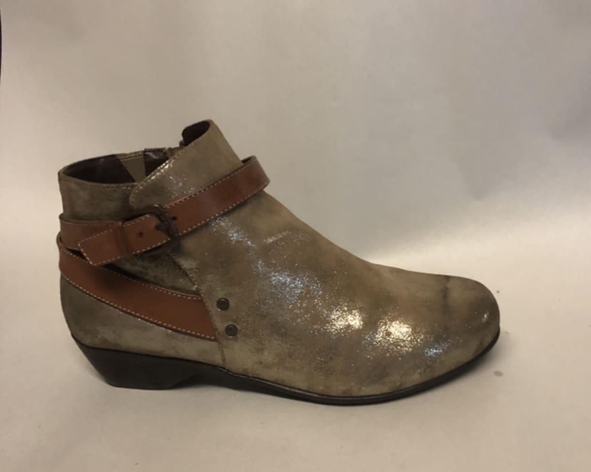 Women's Comfortiva •Ryder• Buckle Strap Bootie -Size 7.5W- ANTHRACITE - ShooDog.com