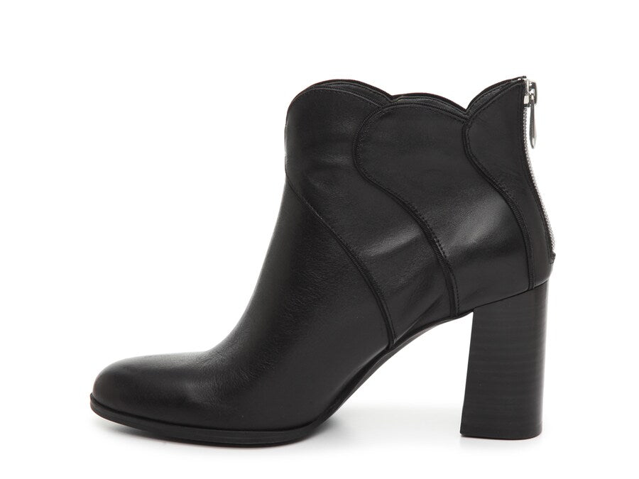 ADRIENNE VITTADINI Women's •Tabby• Black Leather Ankle Bootie 6M