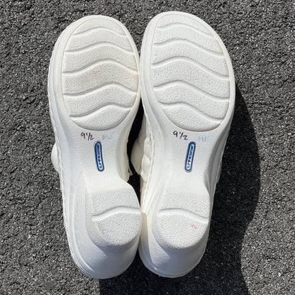 Women’s Nurse Mates Halle  Pillow Top Clog  9.5M White Leather