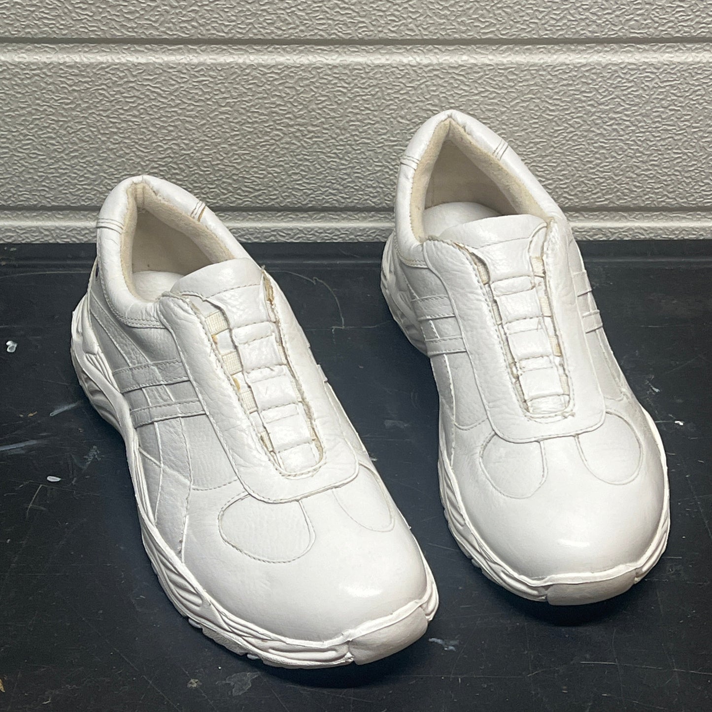 Women’s Nurse Mates Quantum Pillow Top slip on 8.5M White Leather