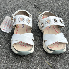 BIONICA Women's •Olney• Sandal 8M White Leather