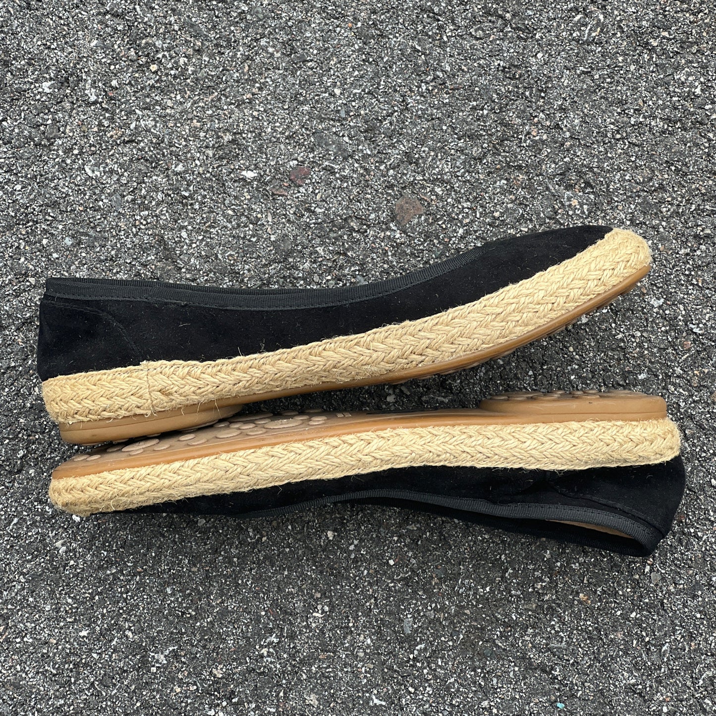 Woman’s  Sofft Jute Wrapped Almond-toe  Suede Slip-on  7.5M Black Leather