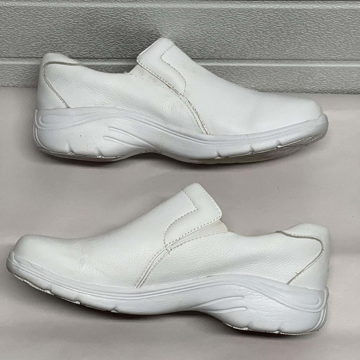 Women’s Nurse Mates Dove Twin-gore Slipon 9.5W White Leather