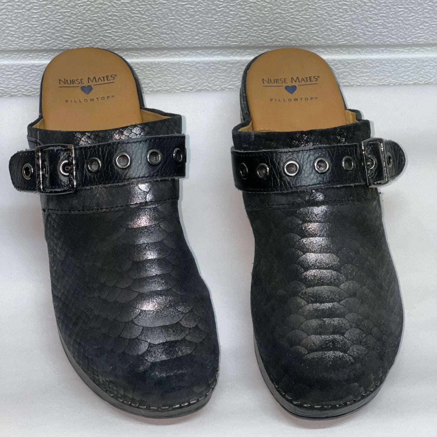 Women’s Nurse Mates Casey Pillow-top Open-back Clog 9M Black Printed Silver Scaled Leather