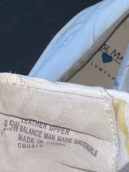 Women's  NURSE MATES  •Meredith•  Gored Slip-on 9.5W  White Leather