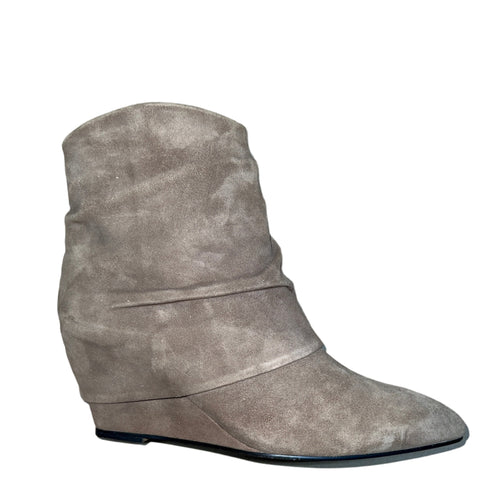 Carmen Marc Valvo Women's Cuffed Kid Suede Wedge Bootie 8/38 Taupe