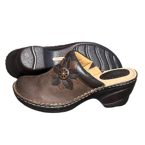 SOFTSPOTS Women's •Lara• Clog 7.5M Brown Leather