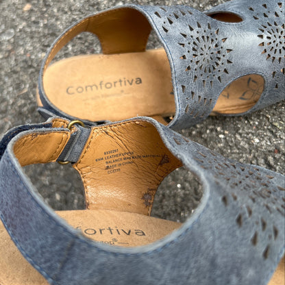 Women’s  Comfortiva Felda Sandal 6.5M Blue Leather