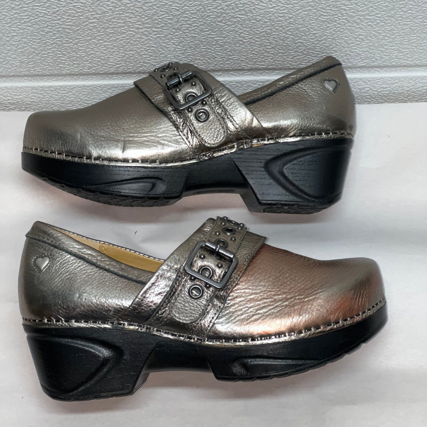 Women’s Nurse Mates chelsea  Pillow-top Clog 7M Anthracite Leather