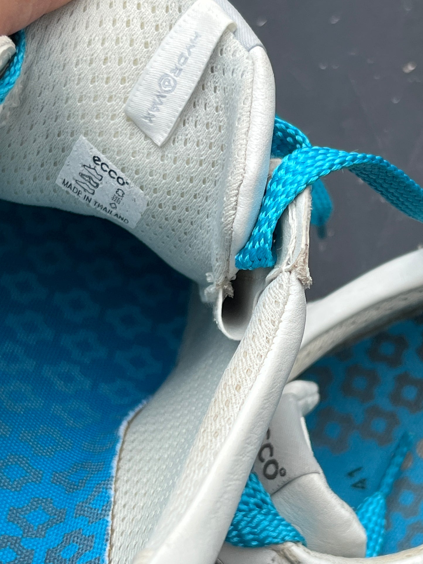 Women’s Ecco Spikeless Golf Shoe 41EU White/Blue Hydrowmax  Leather