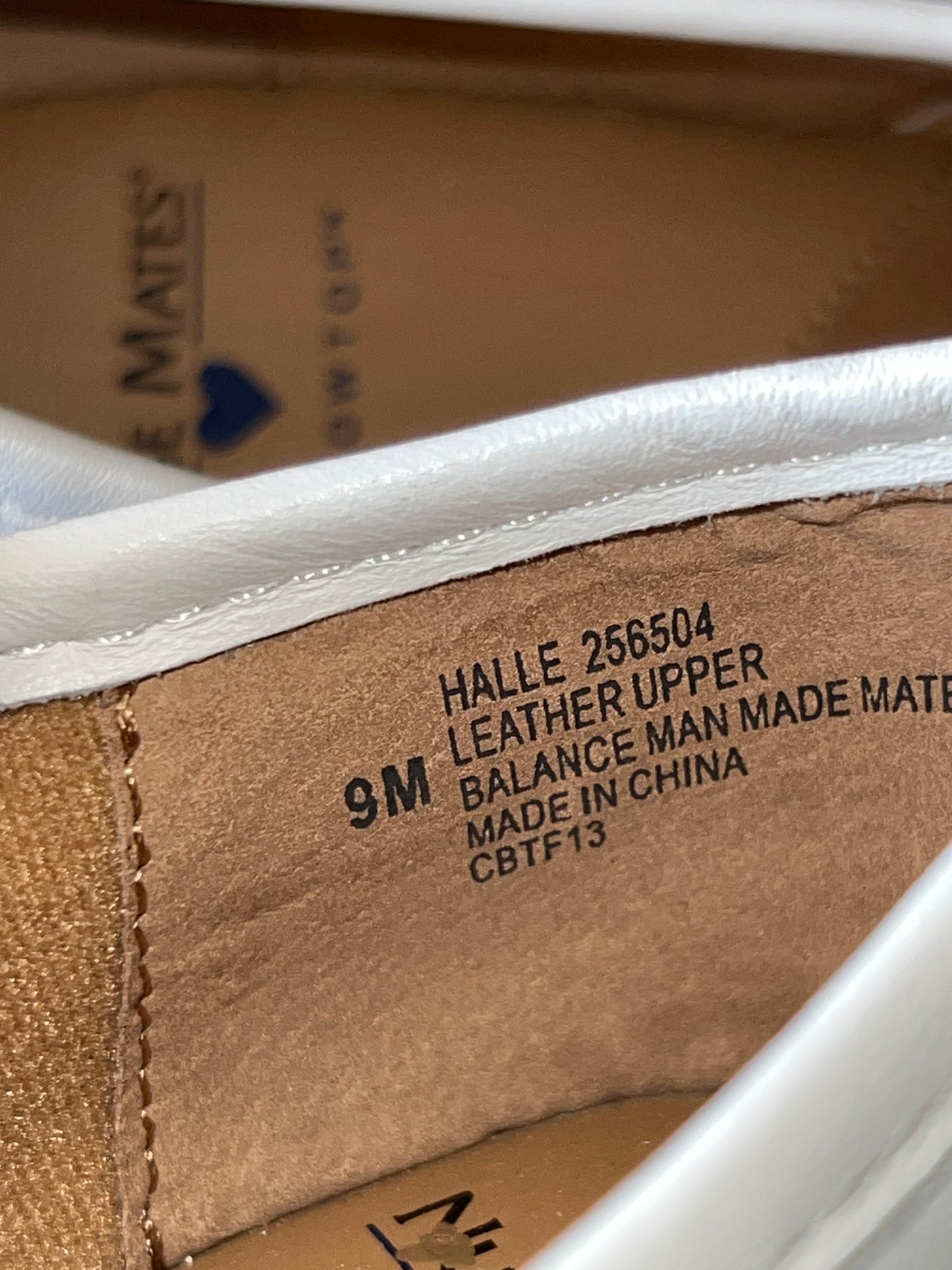 Women’s Nurse Mates Halle  Pillow Top Clog  9M White Leather