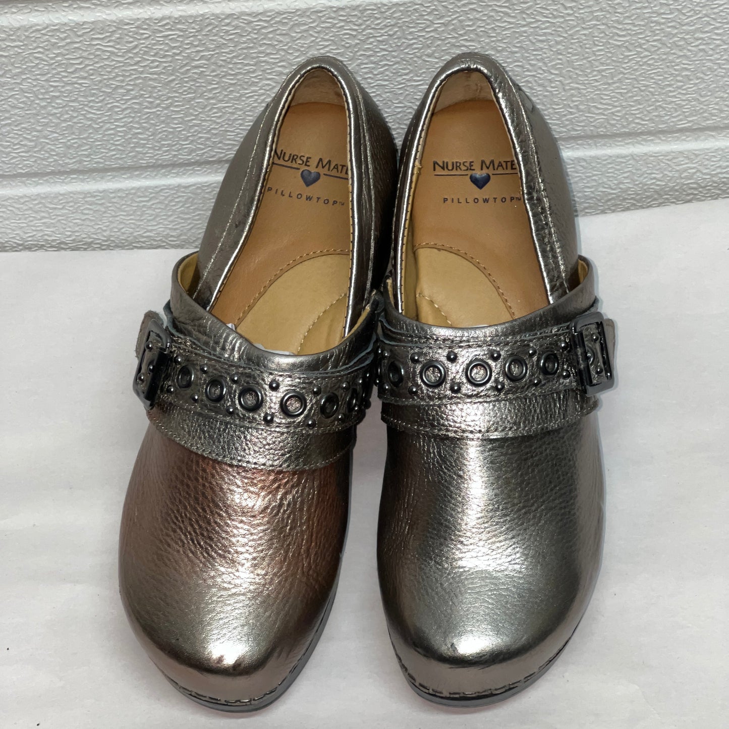 Women’s Nurse Mates chelsea  Pillow-top Clog 7M Anthracite Leather