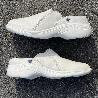 Women’s Nurse Mates •Feather• Open-back Clog  5.5M White Leather