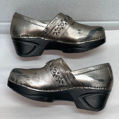 Women’s Nurse Mates Chelsea  Pillow-top Clog 8M Anthracite Leather