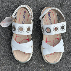 BIONICA Women's •Olney• Sandal 8M White Leather