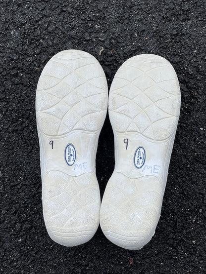 Women's  NURSE MATES  •Andres•  Twin-Gored  Pillow-Top Slip-on 9M  White Leather