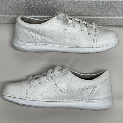 Women’s Nurse Mates Tibby pillowTop lightweight stretch laced Cap toe 6.5W White Leather