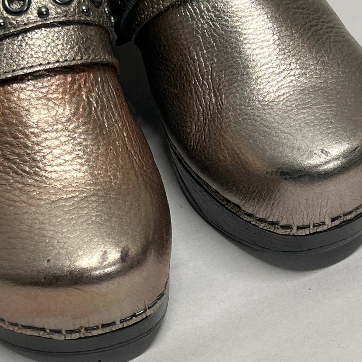 Women’s Nurse Mates chelsea  Pillow-top Clog 7M Anthracite Leather