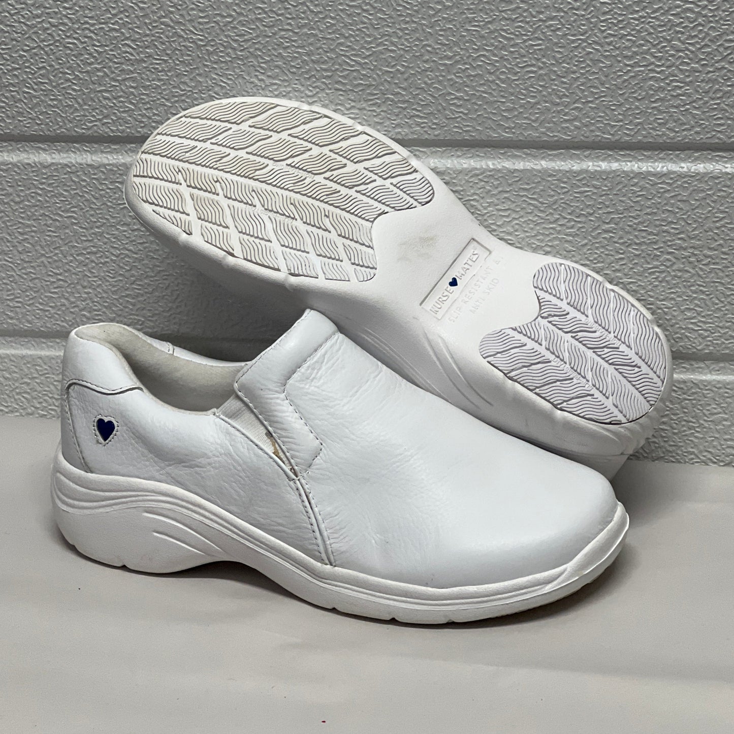 Women’s Nurse Mates Dove Twin-gore Slipon 7.5W White Leather