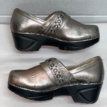 Women’s Nurse Mates chelsea  Pillow-top Clog 7M Anthracite Leather