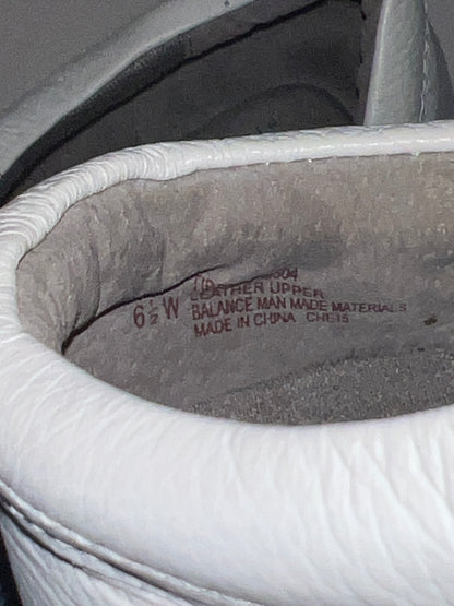 Women’s Nurse Mates Tibby pillowTop lightweight stretch laced Cap toe 6.5W White Leather