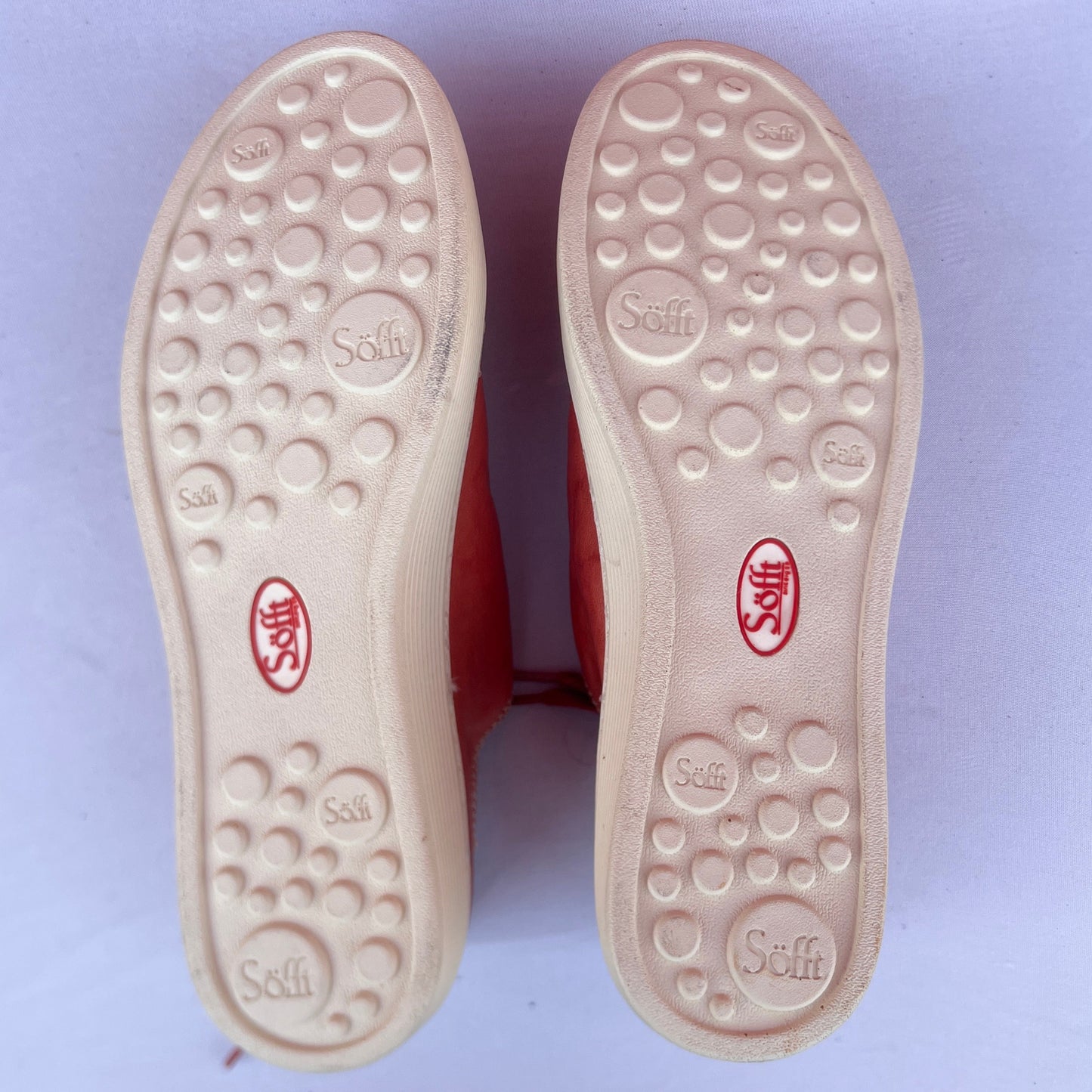 Woman’s Sofft s •Baltazar• Classic Lace-up Sneaker 8.5M Red Distressed Leather