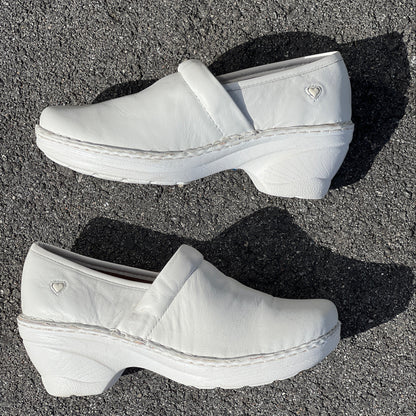 Women’s Nurse Mates Halle  Pillow Top Clog  9.5M White Leather