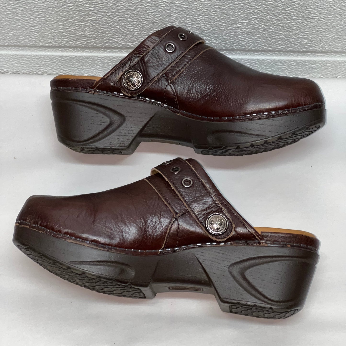 Women’s Nurse Mates Casey Pillow-top Open-back Clog 9M Brown Leather