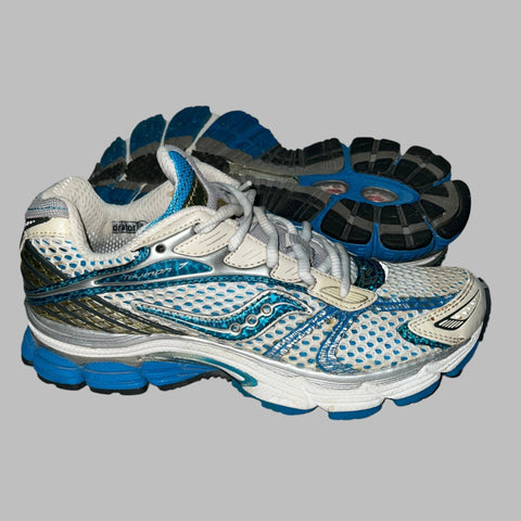 Women’s Saucony, Triumph 7• Running Shoe 8M