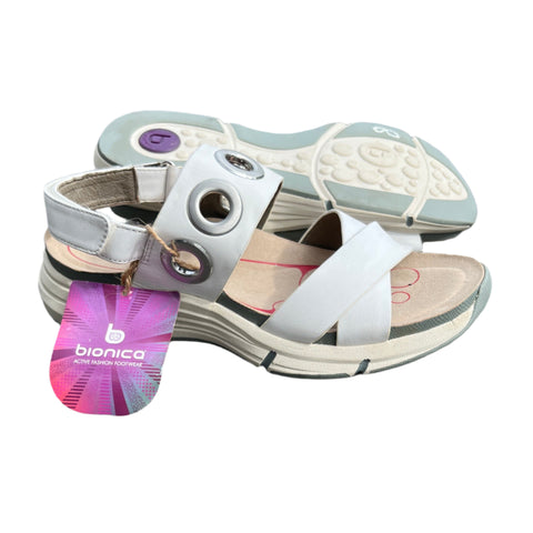 BIONICA Women's •Olney• Sandal 8M White Leather