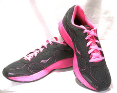 Saucony Womens Grid Outduel Running Shoe - Preowned Athletic